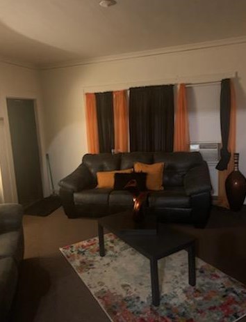 3349 39th St, Milwaukee, WI 53215-4018