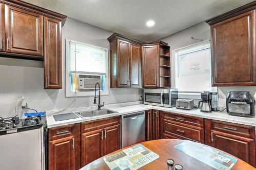 252 Admiral St, Providence RI 02908-1350 exterior