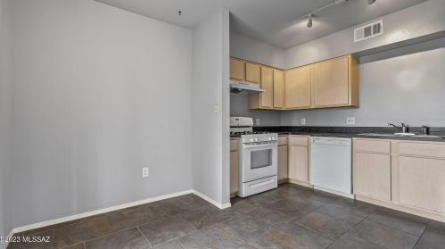 1602 Paseo Ln Tinaja, Green Valley AZ 85614-3987 exterior