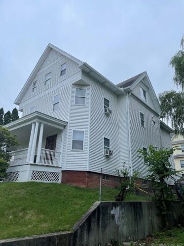 150 Main St, New Britain CT 06053-3433 exterior