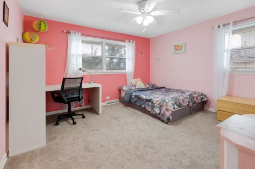 8232 Catherine Ave, Chicago IL 60656-1110 exterior