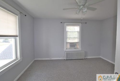 20 Silver Lk Ave, Edison NJ 08817-5248 exterior