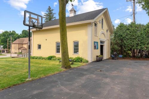 611 Walnut St, Horicon WI 53032-1234 exterior