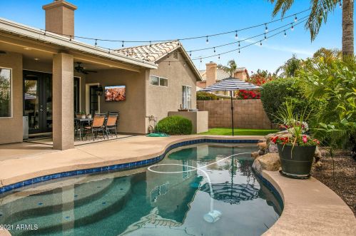 3345 Behrend Dr, Phoenix AZ 85050-1923 exterior