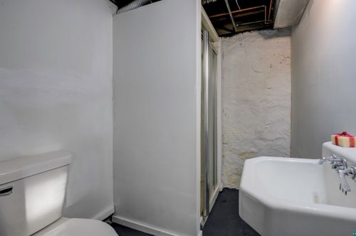 303 61 Ave, Duluth MN 55804-2548 exterior