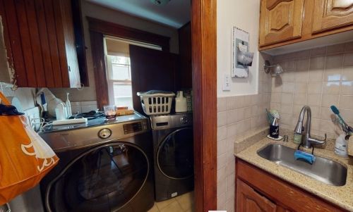 25 Circuit Ave, Worcester MA 01603-2159 exterior