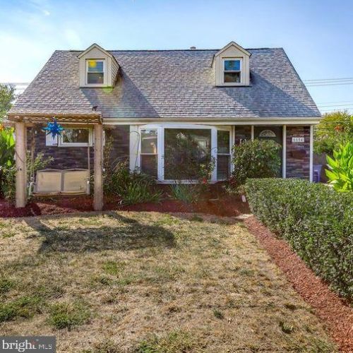 6604 Cavalier Dr, Alexandria VA  22307-1307 exterior