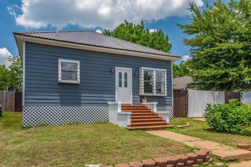 1511 Woodard St, Denison TX  75020-3524 exterior