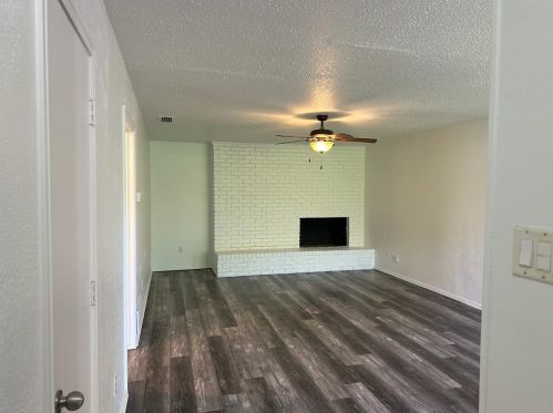 2818 Golfing Green Dr, Dallas TX  75234-4903 exterior