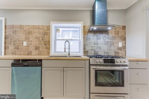 2632 6 St, Philadelphia PA 19120-3706 exterior