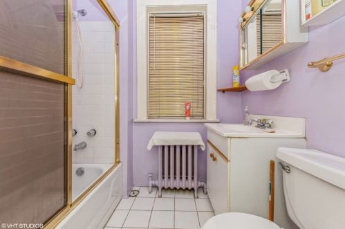 8029 Eberhart Ave, Chicago IL 60637-2411 exterior