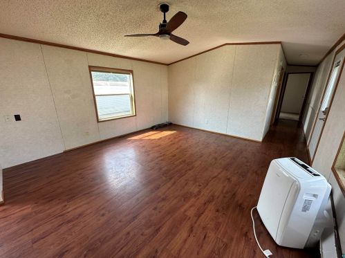 14 Barker Dr, Duluth, MN 55808-1966