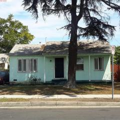 11834 Belhaven St, Los Angeles CA  90059-2829 exterior