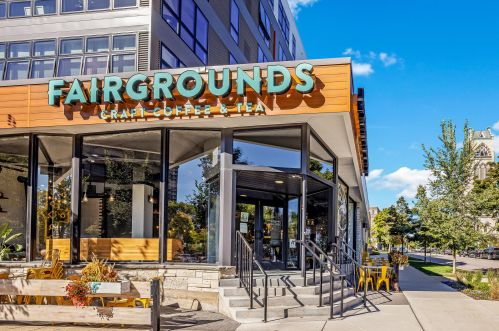 923 Kilbourn Ave, Milwaukee WI  53202-3421 exterior