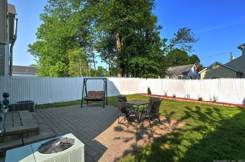 47 Chester St, Milford CT 06460-7421 exterior