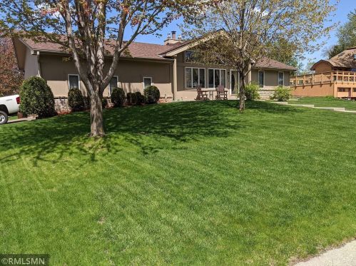 6512 49th St, Saint Paul, MN 55128-2001