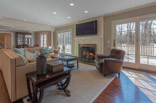 37 Dudley Rd, Wilton CT 06897-3508 exterior