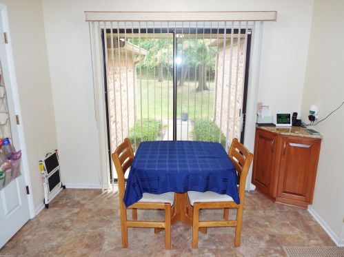 1882 Jenny Ln, Rochester MI 48309-3381 exterior