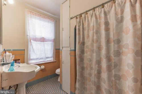 161 27 St, Camden NJ 08105-3927 exterior