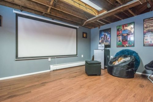 2 Ontario St, Worcester MA 01606-1873 exterior