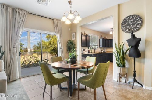 2730 Ellis St, Phoenix AZ 85042-6330 exterior