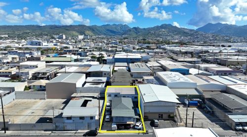 1734 Kahai St, Honolulu HI 96819-3913 exterior