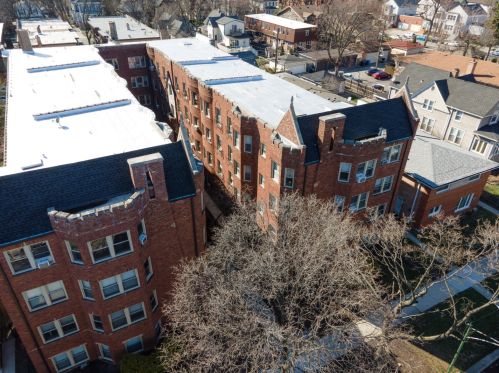 4128 Kedvale Ave, Chicago IL 60641-0027 exterior