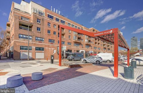 200 Lombard St, Philadelphia PA 19147-1605 exterior