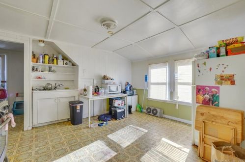 69 Emmett Ave, Derby CT 06418-1231 exterior