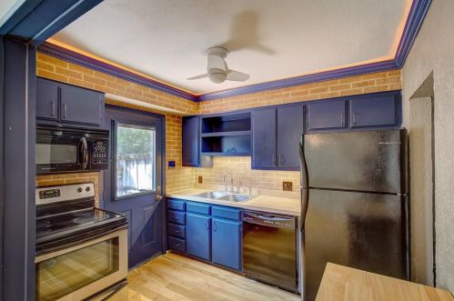 5006 Hall St, Dallas TX 75235-8814 exterior