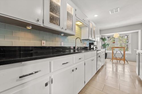 2608 Dunbarton Dr, Austin TX 78723-2233 exterior