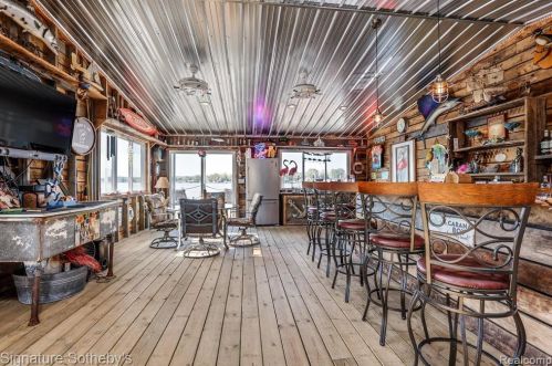 2703 Pointe Tremble Rd, Algonac MI 48001-4255 exterior