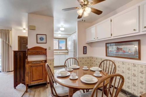 3951 College Ave, Milwaukee WI  53221-4542 exterior