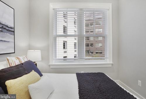 420 3rd St, Washington DC  20003-1930 exterior