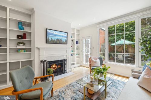 2726 Dumbarton St, Washington, DC 20007-3321