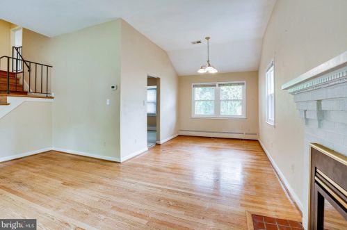 4301 Laurel Rd, Alexandria VA 22309-2520 exterior