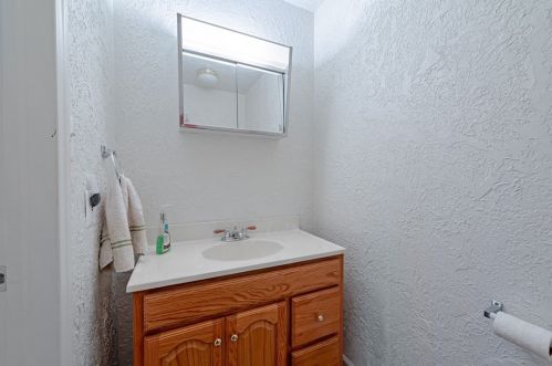 236 Mnr Vw Dr, Manor PA 15665-9731 exterior