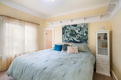 204 Cass St, Berrien Springs MI 49103-1217 exterior