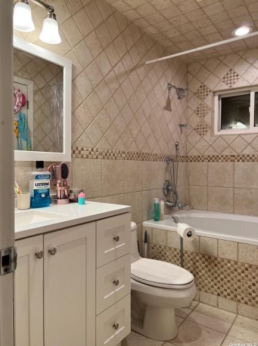 2845 Ocean Ave, Hauppauge NY 11779-5221 exterior