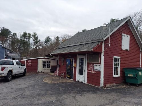 132 Ballouville Rd, Killingly CT 06241-1201 exterior