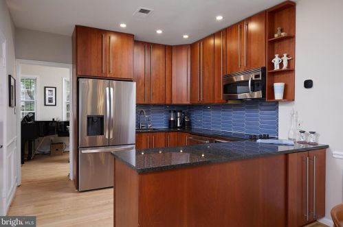 1908 New Hampshire Ave, Washington DC 20009-3310 exterior