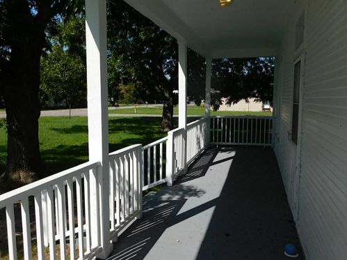 846 Calvit St, Hempstead TX  77445-4639 exterior