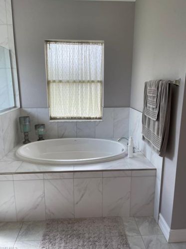 617 12 St, Naples FL 34120-6418 exterior