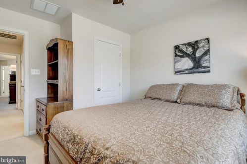 963 Indigo Bunting Ln, Glen Burnie MD 21060-8325 exterior