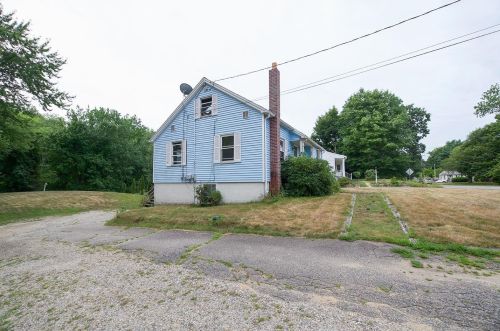 25 Main St, Plaistow NH 03865-3009 exterior