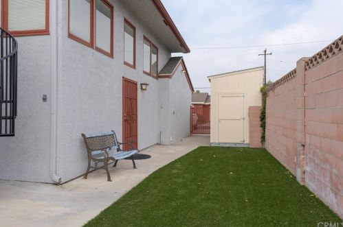 15542 Cornuta Ave, Bellflower CA 90706-4805 exterior
