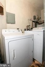 2047 Green St, Philadelphia PA 19130-3111 exterior