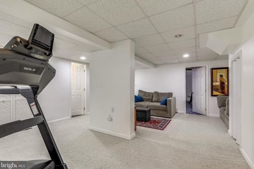 7426 Piney Branch Rd, Silver Spring MD 20901-4352 exterior