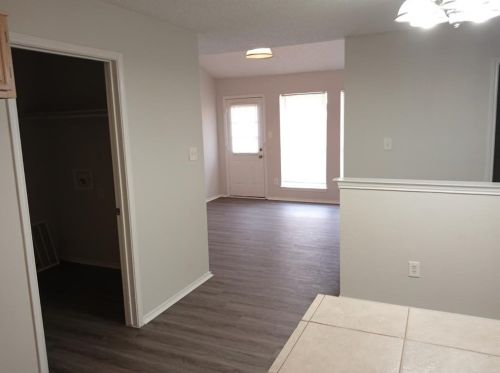 12207 China Lake Dr, Dallas TX  75253-3044 exterior