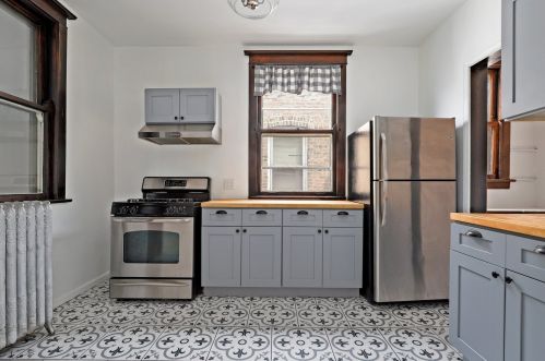 7940 Peoria St, Chicago IL 60620-2542 exterior